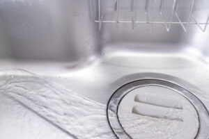 賃貸の排水管清掃の費用を負担するのは誰？詰まる原因も解説